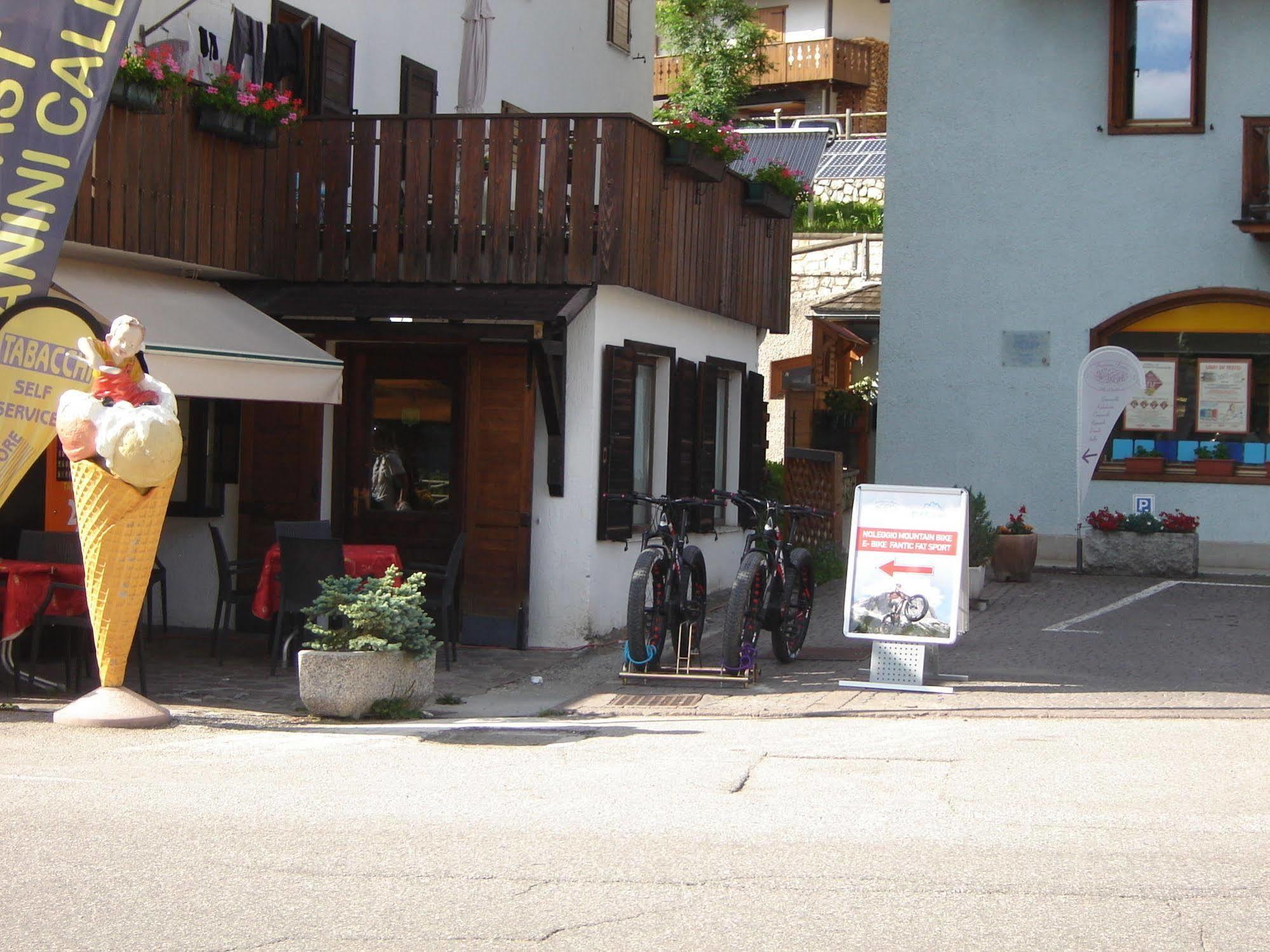 Residenza Domino Lejlighedshotel Selva di Cadore Eksteriør billede
